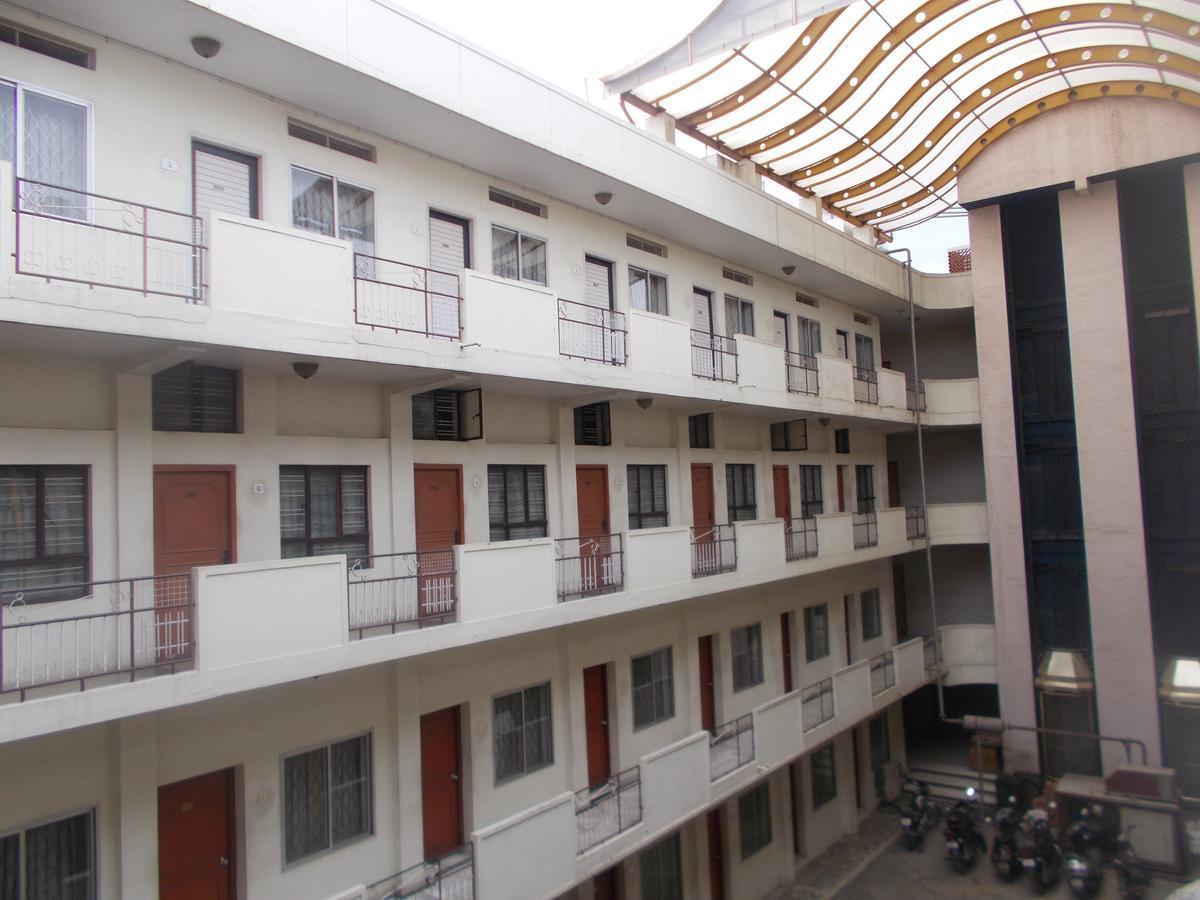 Modern Hotel Bangalore Ngoại thất bức ảnh